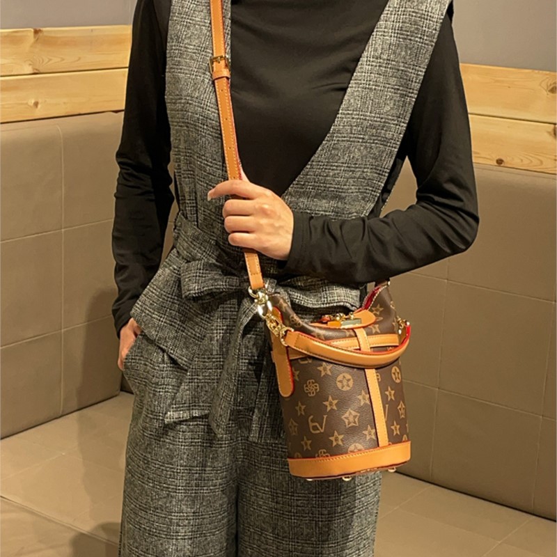 Light Luxury Brand Women's Bag - Women Bags High End Brands recension och pris
