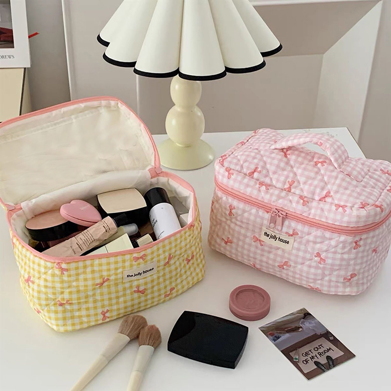 3 Type Quilting Cosmetic Bag L - Women Bags Outlet recension och pris