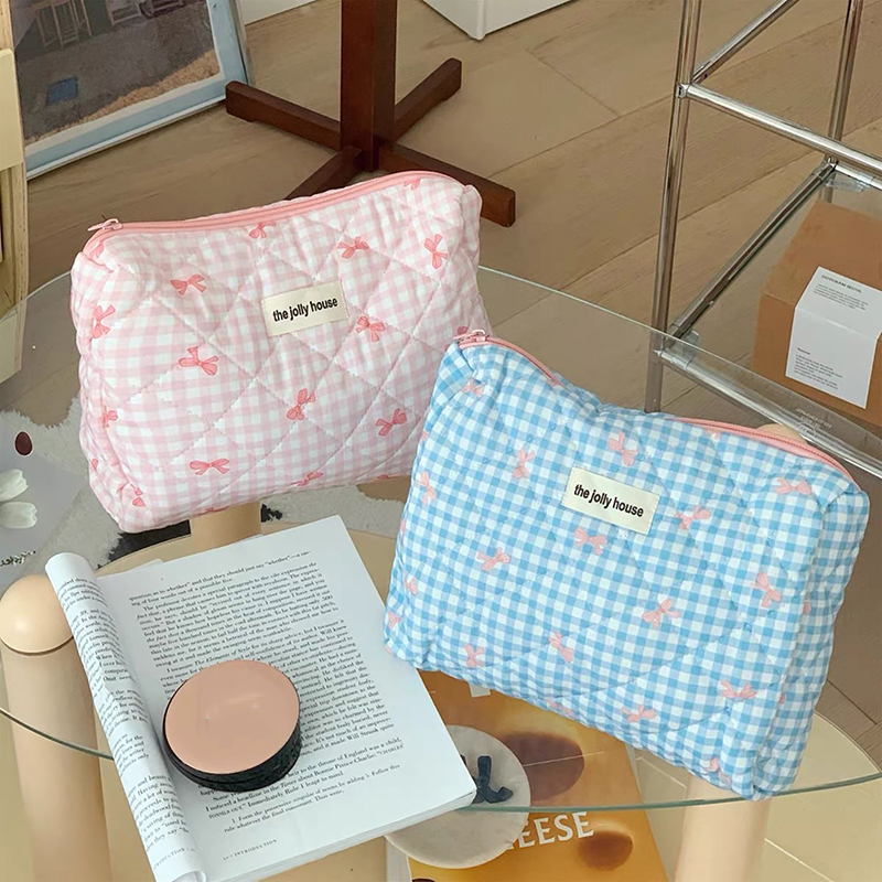 3 Type Quilting Cosmetic Bag L - Women Bags Outlet recension och pris